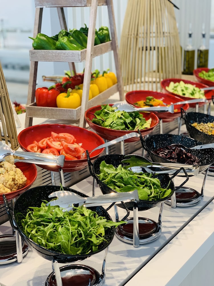 מזון ומשקאות