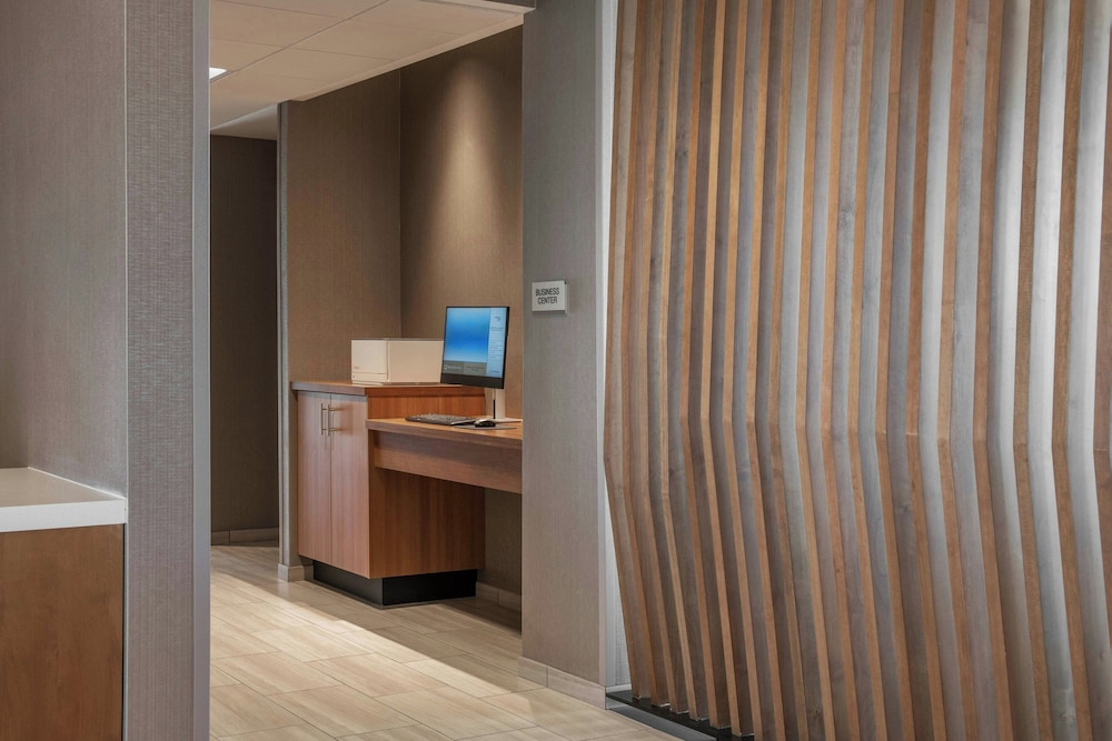 SpringHill Suites by Marriott Phoenix West Avondale - photo 22