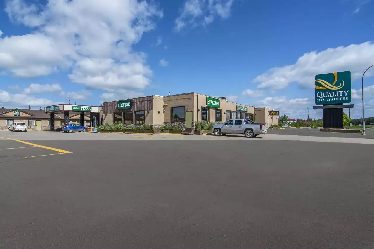 Quality Inn & Suites - carbon neutral hotel in High Level