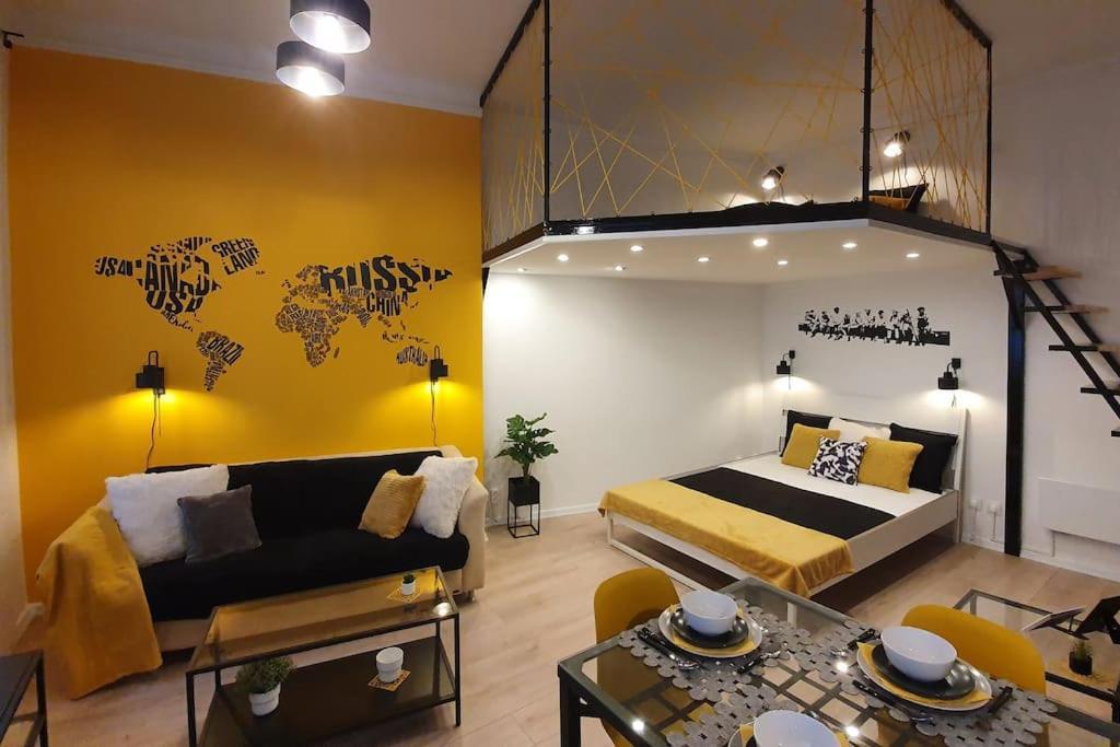 Violet apartment with Air condition — 4-Star Luxury Hotel in Budapest, Hungary