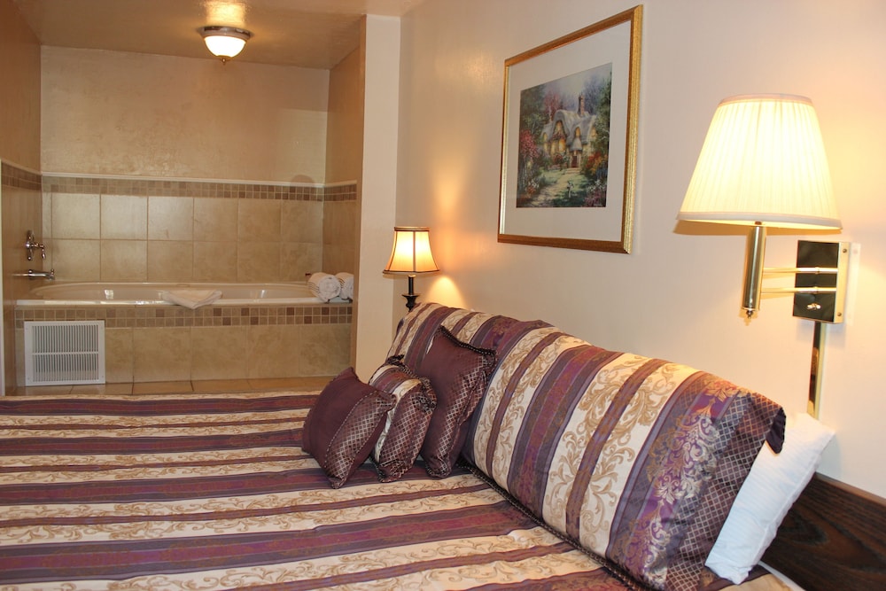 Lava Spa Motel & RV Park - photo 14
