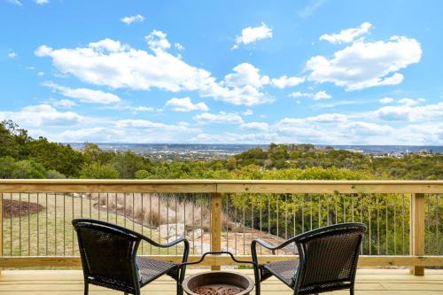Ridge A Birdy Vacation Rental — 4-Star Luxury Hotel in Kerrville, United States