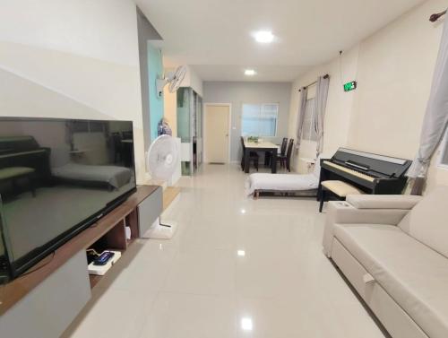 Aurahome282 — Khlong Luang