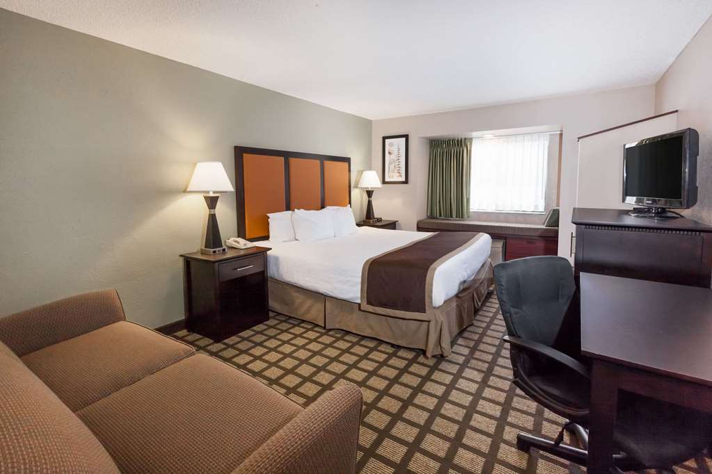 Baymont by Wyndham Gaylord - photo 8