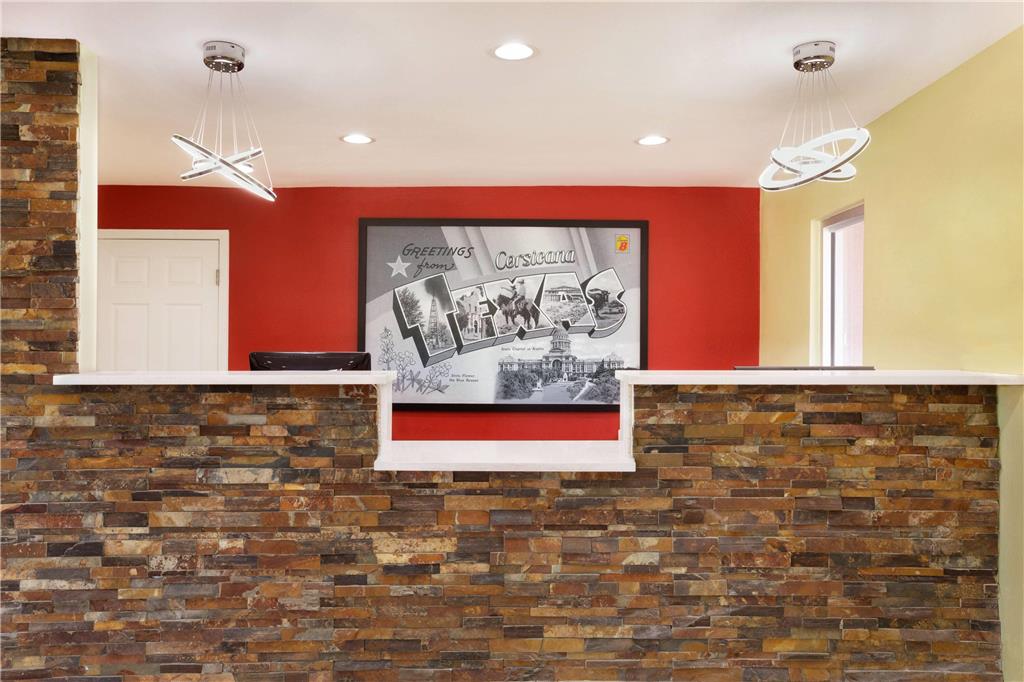 Super 8 by Wyndham Corsicana in Corsicana, United States