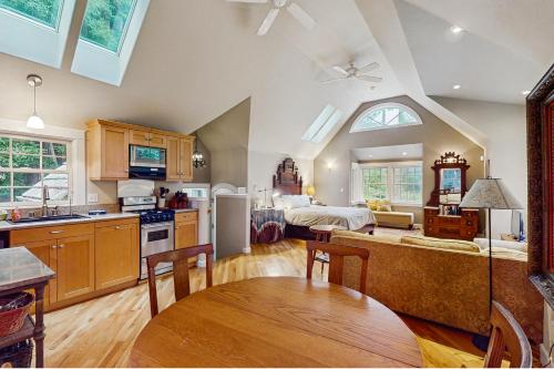 Serene Redwood Retreat - photo 10