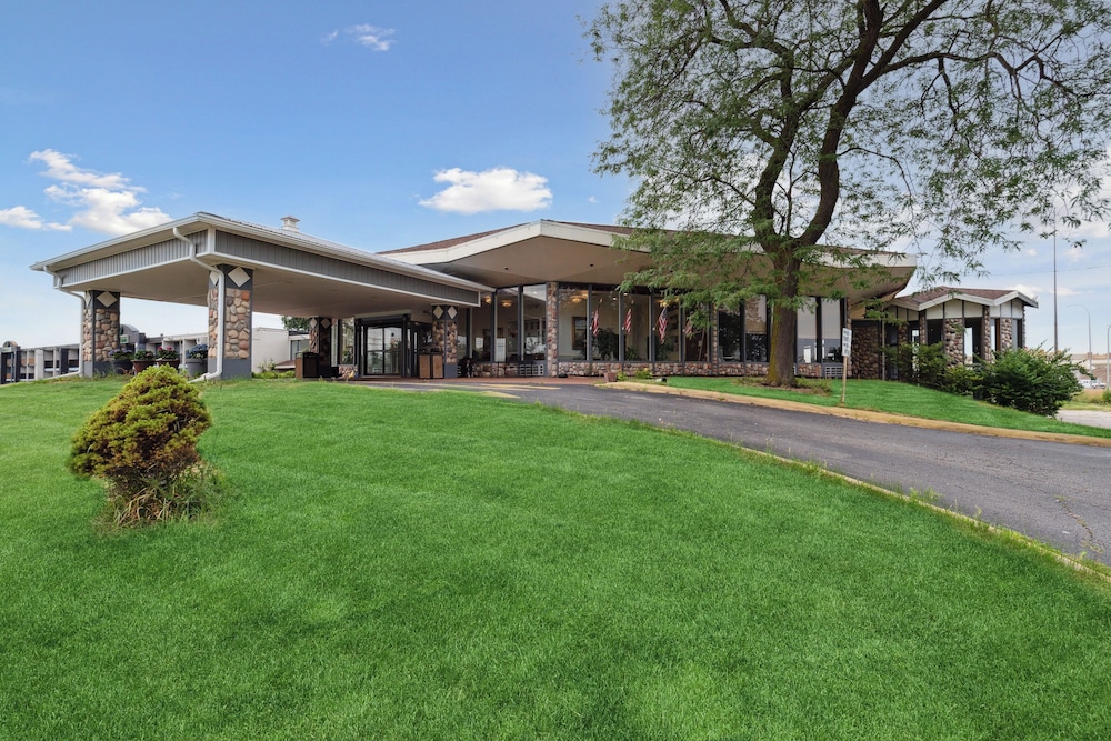 Days Inn by Wyndham Toledo - photo 34