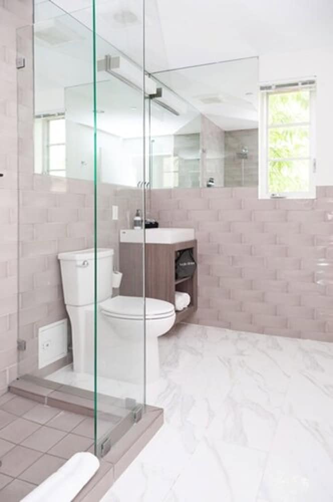 Luxuri Suites - photo 100