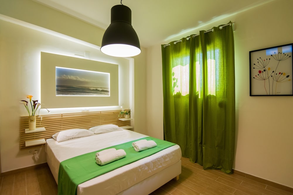 Castello Di Porto — 4-Star Luxury Hotel in Panormos, Greece