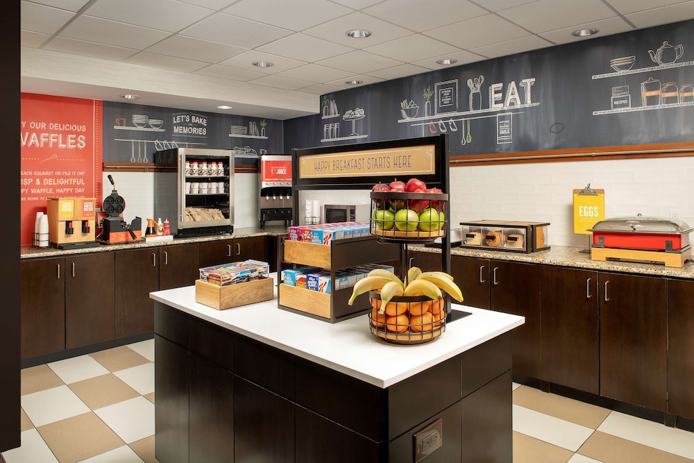 Hampton Inn & Suites Alpharetta - photo 38