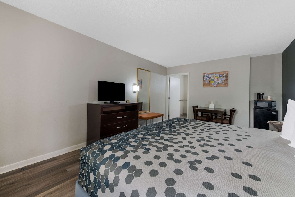 Econo Lodge Cheraw Market Street - photo 28