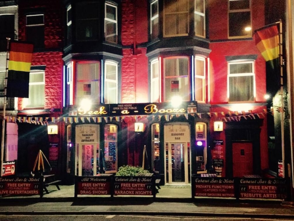 PeekaBooze - carbon neutral hotel in Blackpool