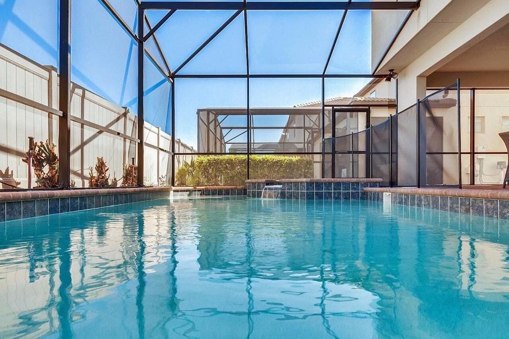 Luxurious Vacation Home With Private Pool — 4-Star Luxury Hotel in Kissimmee, United States