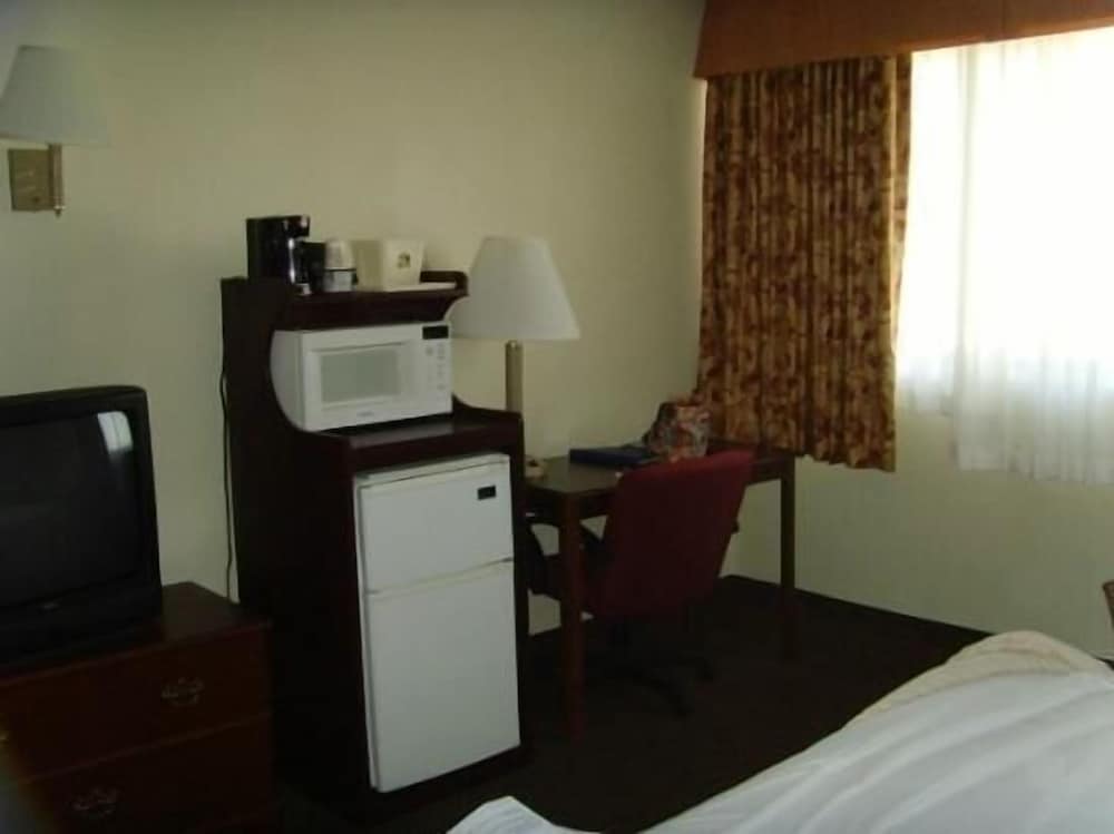 Crest Motel - photo 14