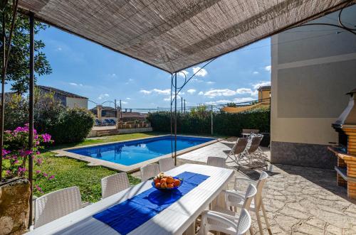 Yourhouse Can Bombarda For Groups Up To 10 Guests Perfect For Cycling — Llubi