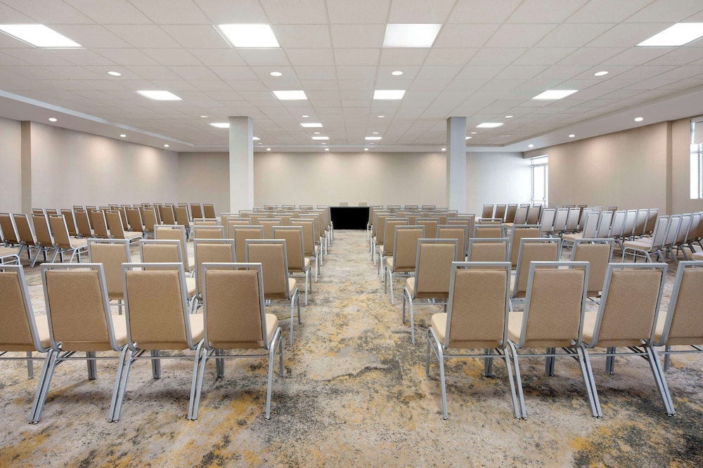DoubleTree by Hilton Atlanta Roswell - photo 60