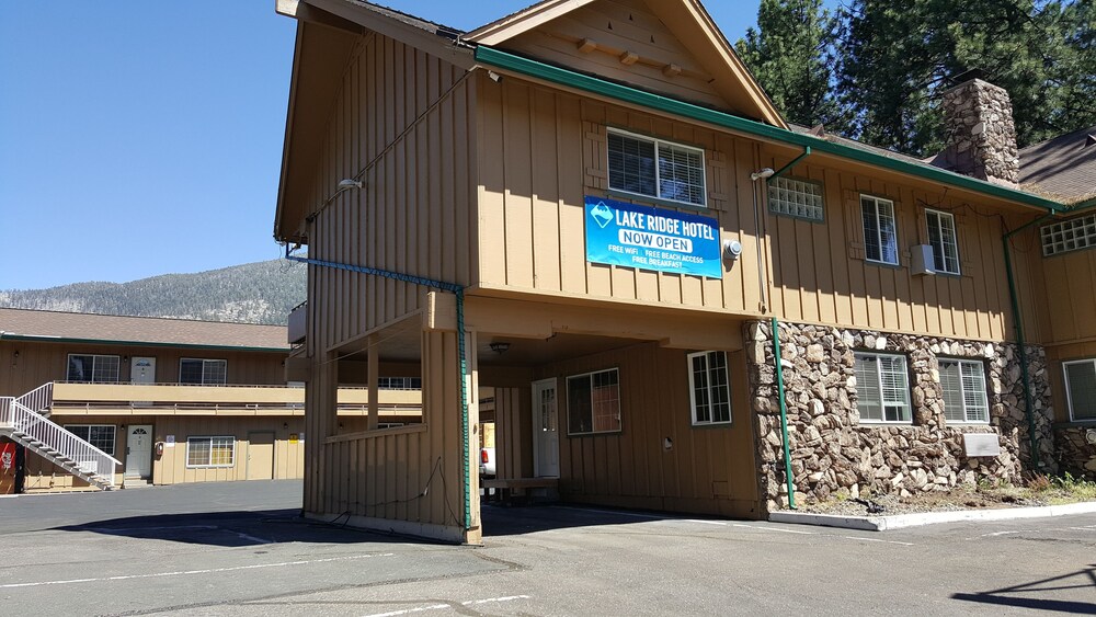 Lake Ridge Hotel - photo 59