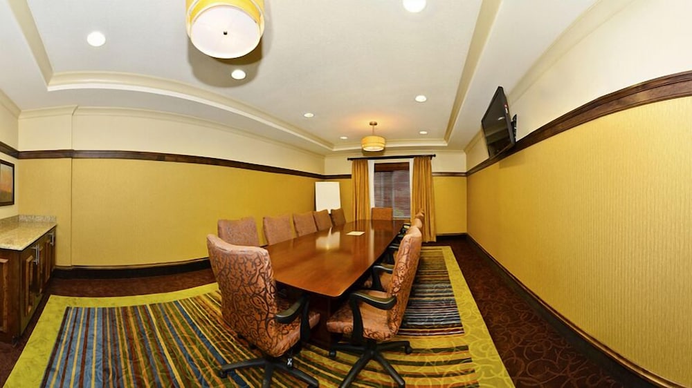 Holiday Inn Express & Suites Williston by IHG - photo 51