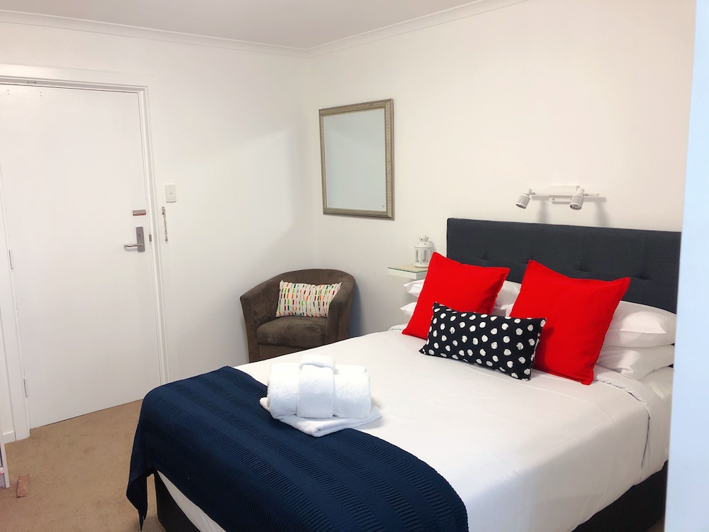 Canberra Short Term Holiday Accommodation in Canberra, Australia