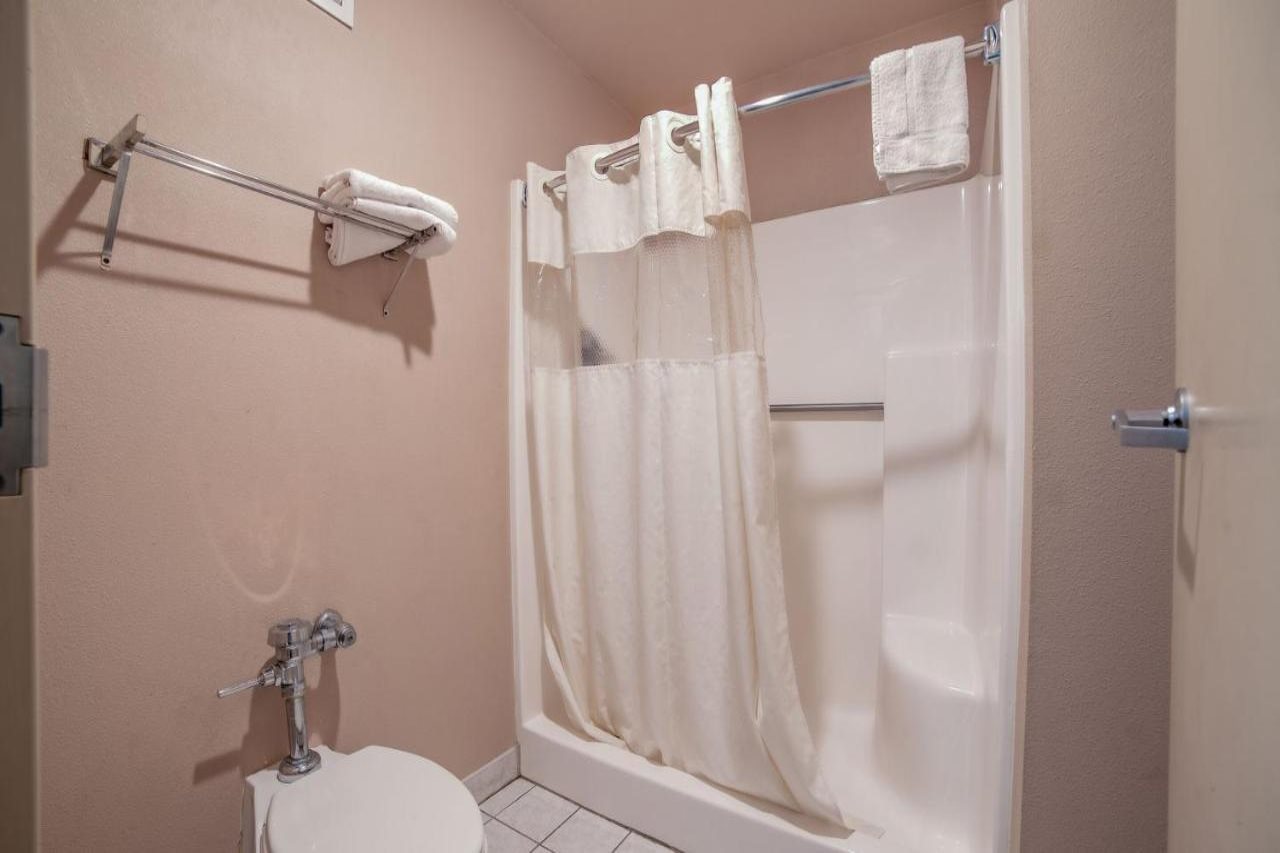 Mayfair Inn - photo 13