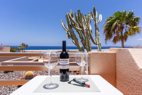 Acogedor Duplex Frente Al Mar En la Tejita in Granadilla De Abona, Spain