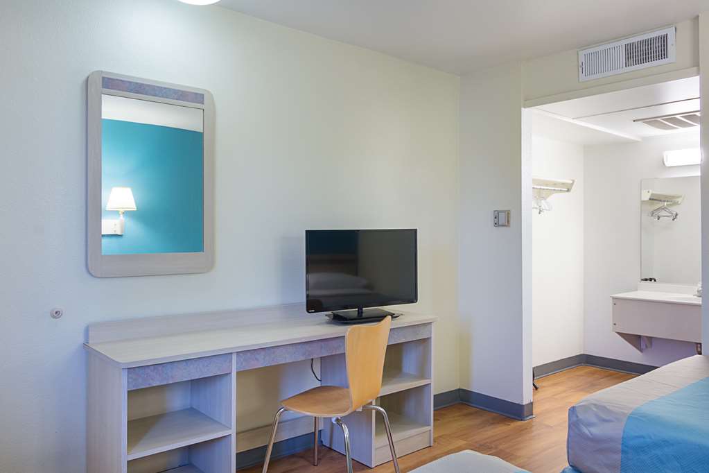 Motel 6 Fredericksburg VA North - photo 15