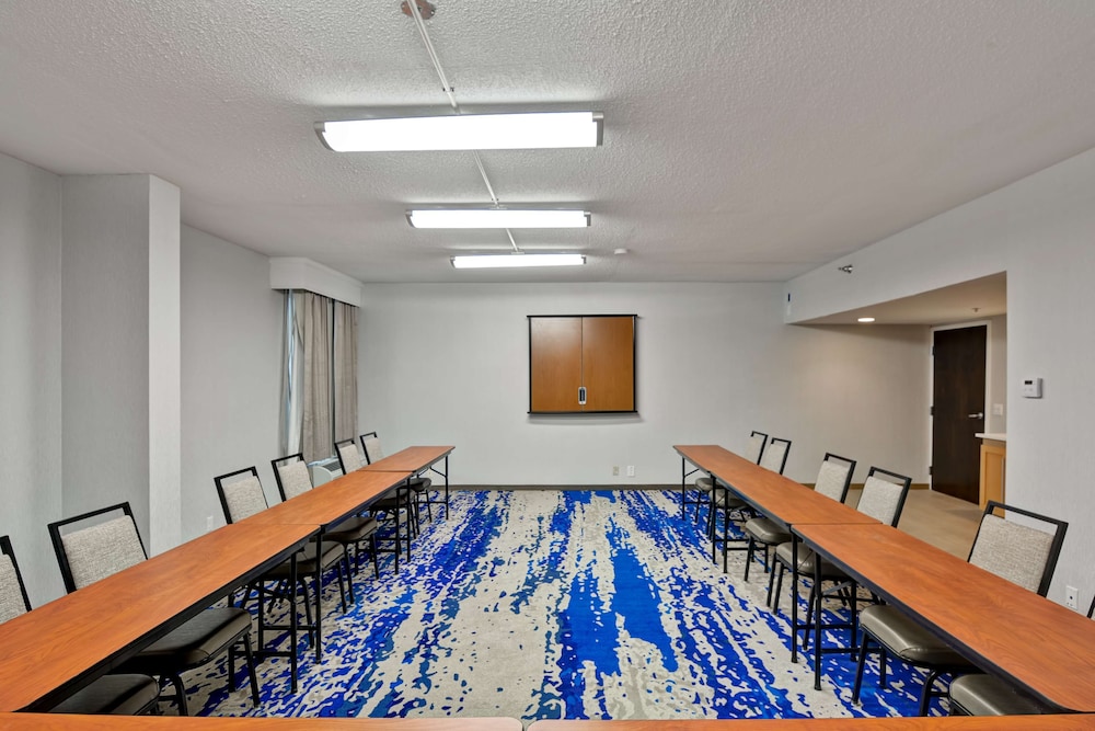 Hampton Inn State College - photo 30