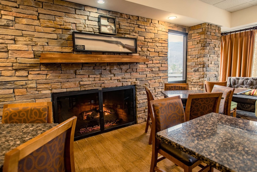 Hampton Inn Caryville I 75 Cove Lake State Park - photo 11