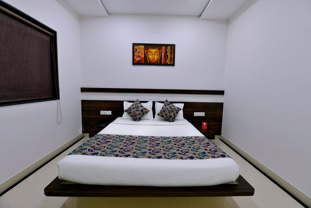 Oyo 8022 Hotel Sunil Inn — Raipur