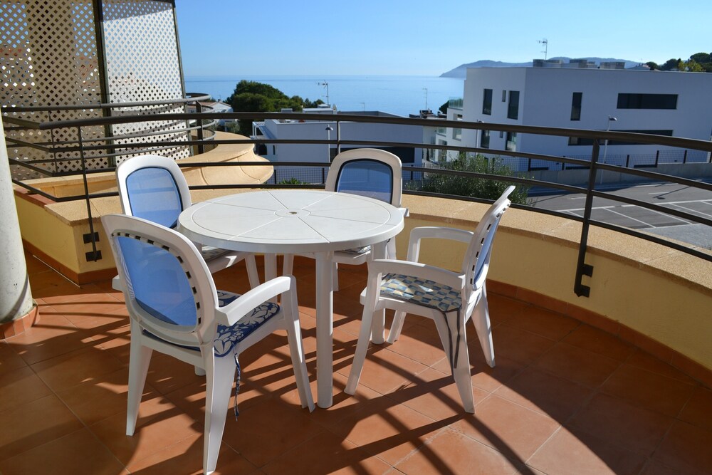 Tonyines 2 — hotel in Llanca