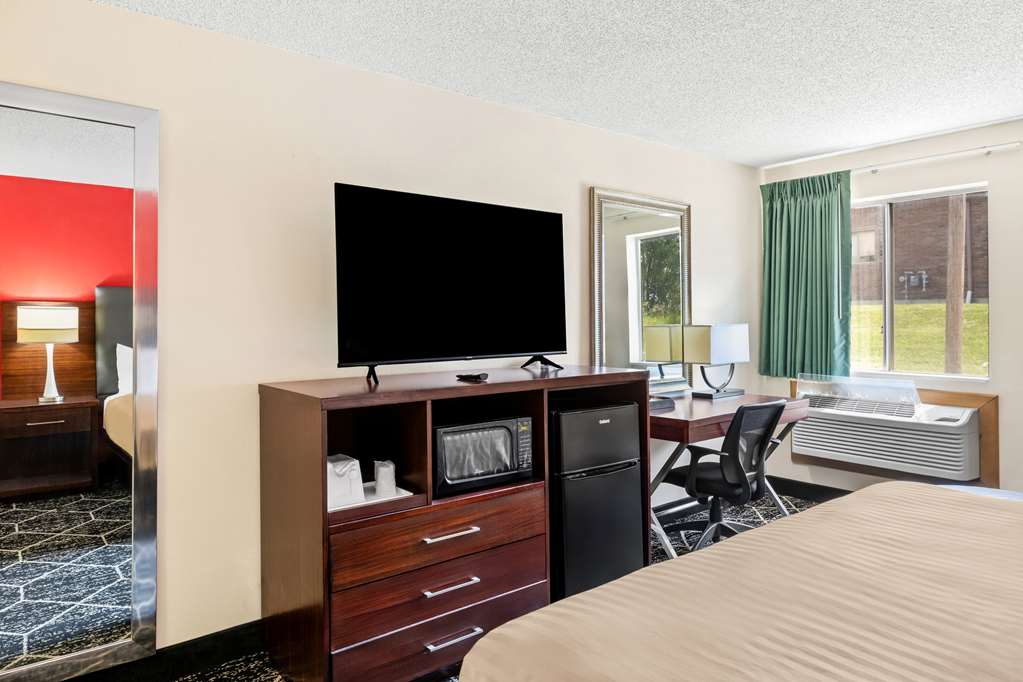 Econo Lodge Emporia - photo 22