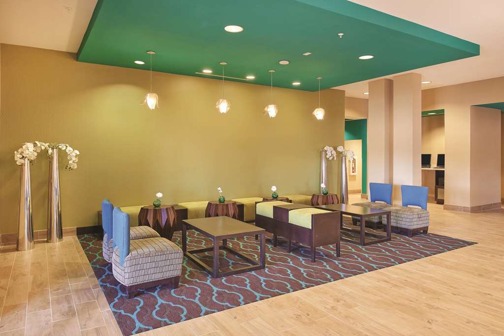 La Quinta Inn & Suites by Wyndham Carlsbad - photo 9