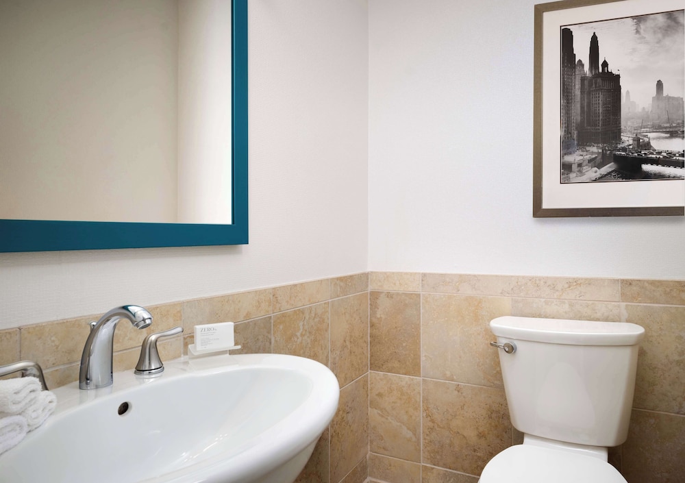 Hampton Inn Chicago Downtown Magnificent Mile - photo 20