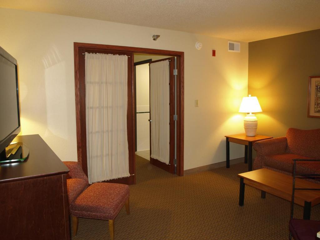 Red Lion Inn & Suites Grimes - photo 18