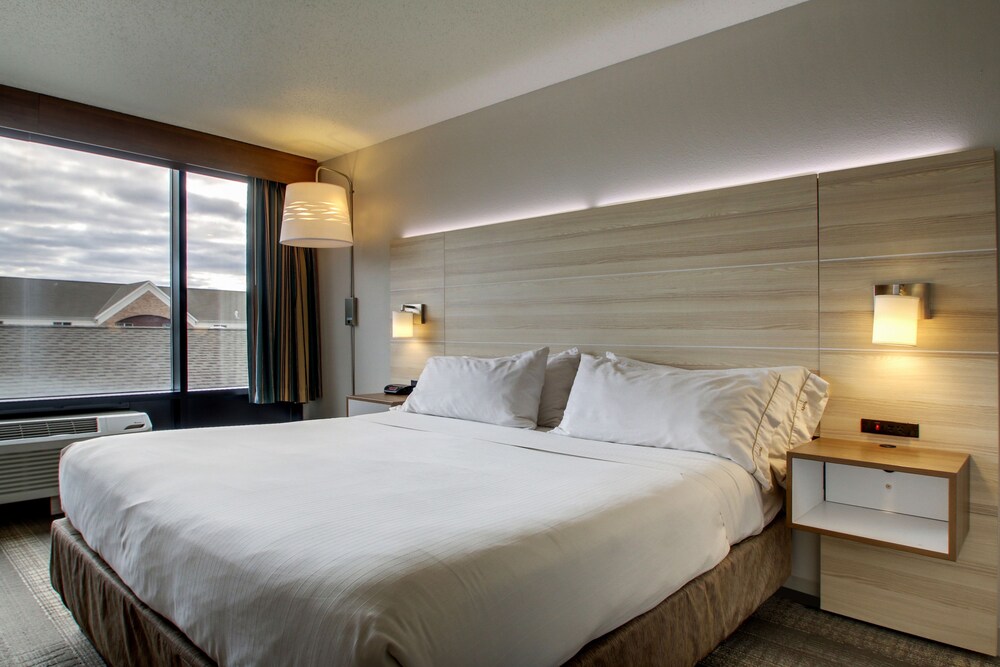 Holiday Inn Express Milwaukee North Brown Deer Mequon by IHG - photo 17