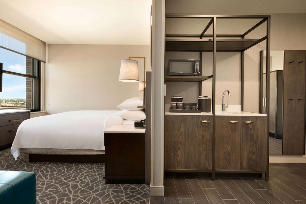 Embassy Suites by Hilton Minneapolis Downtown - photo 11