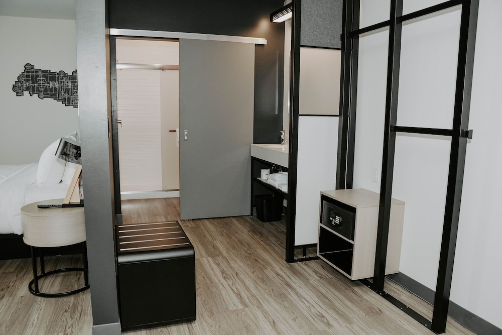 Aloft Omaha West - photo 22