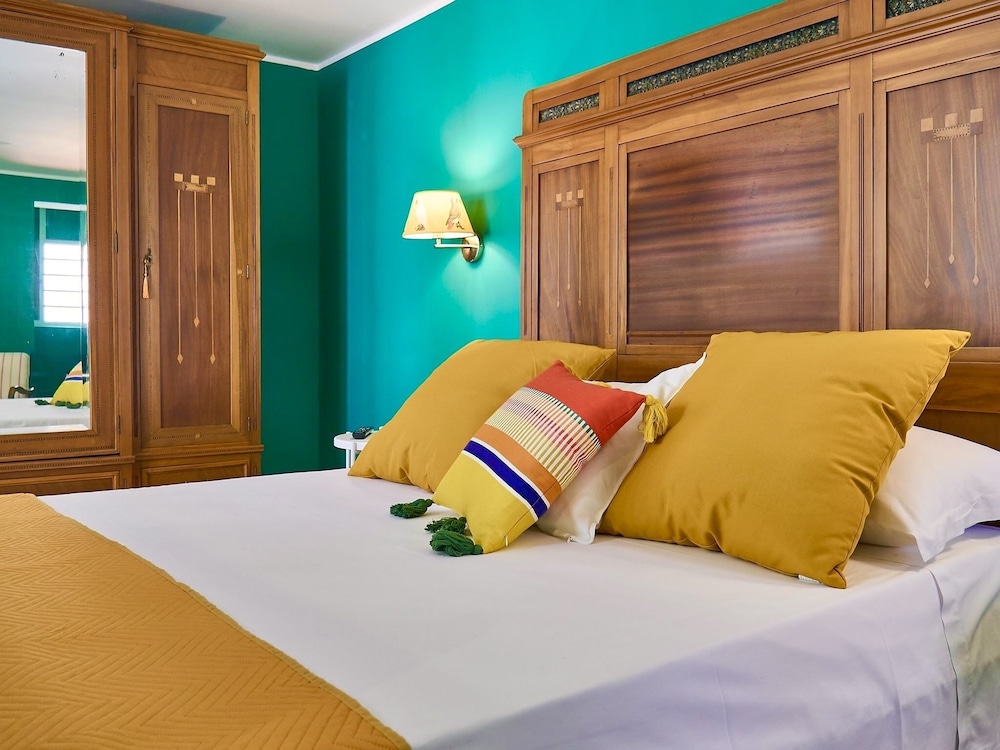 Qurchiti — 4-Star Luxury Hotel in Capo D'orlando, Italy