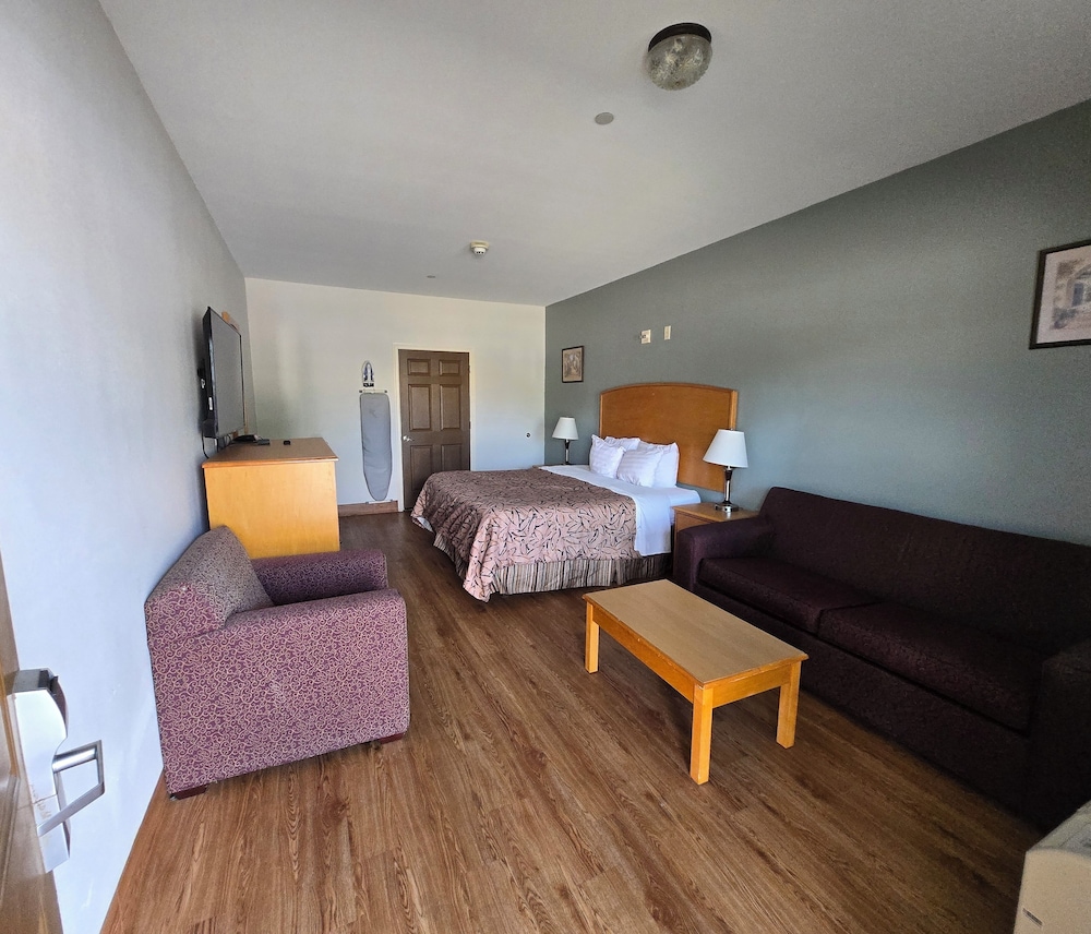 Whitesboro Inn & Suites - photo 12