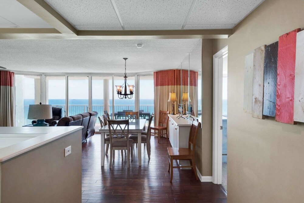 Long Beach Tower 3 3 Bedroom Apartment - photo 2
