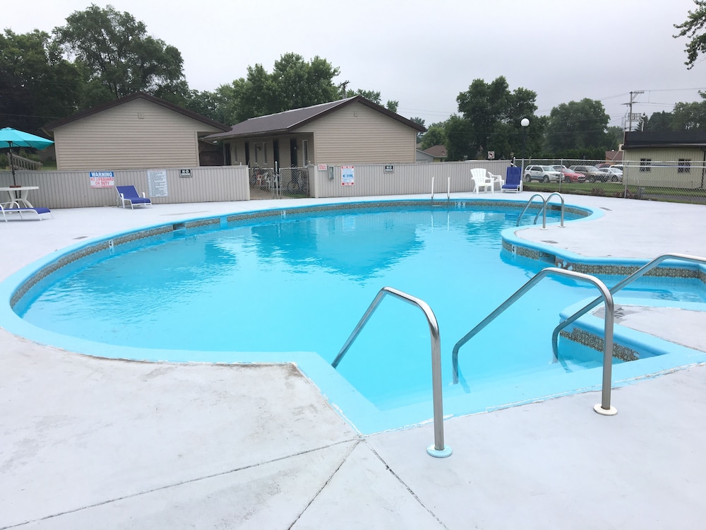 Campus Inn Motel - photo 12