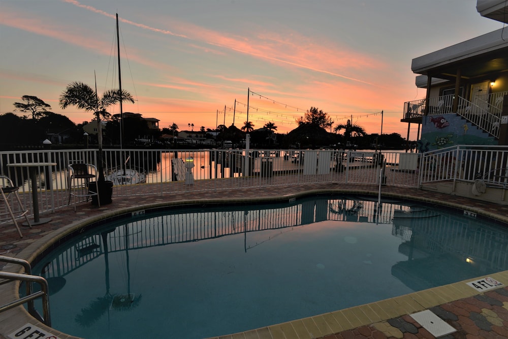 Bayview Plaza Waterfront Resort - photo 46