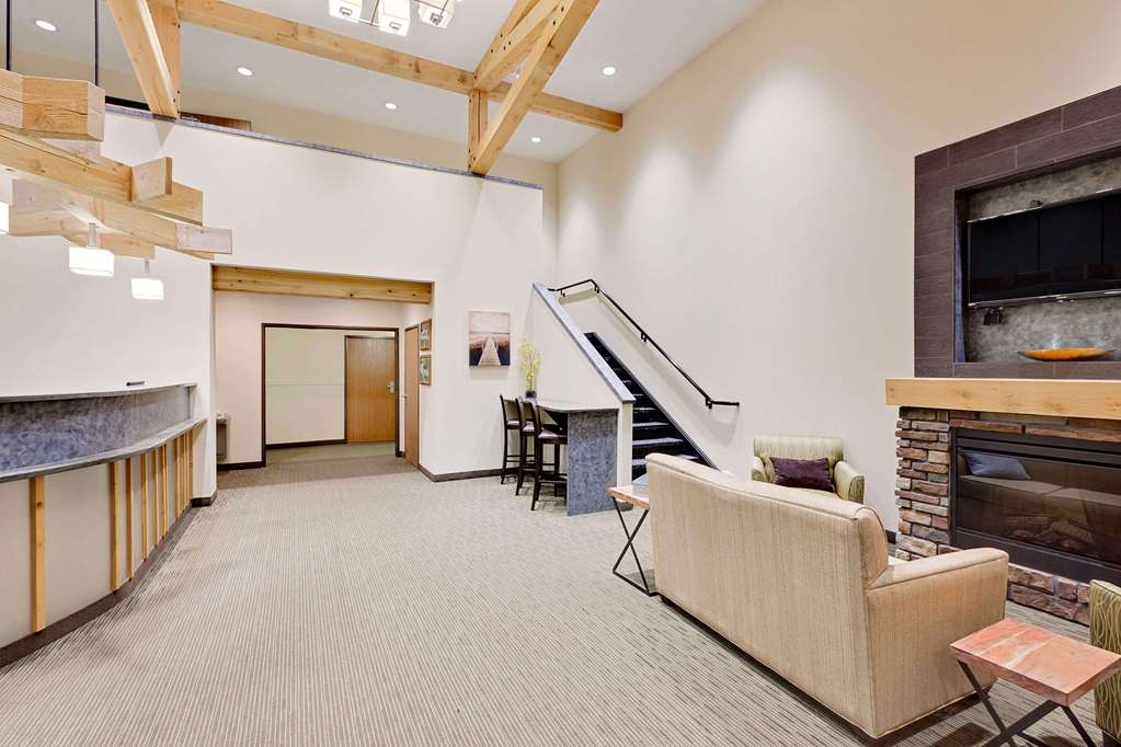 Days Inn by Wyndham Cadillac - photo 3