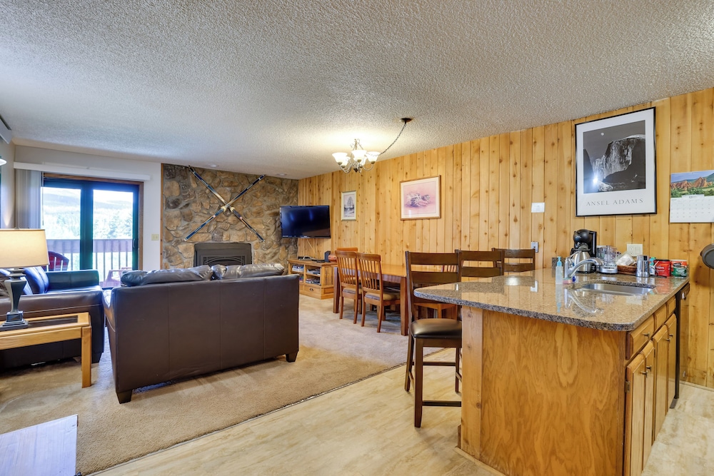 Mtn Condo w Ski Locker & Pools 3 Mi to Resort - photo 32