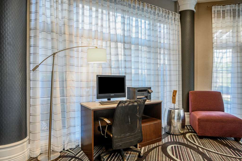 La Quinta Inn & Suites by Wyndham Myrtle Beach Broadway Area - photo 36