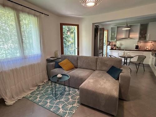 Charmant 3 Pieces Proche du Metro Lignes 7 14 du Centre Ville Et de L’institut Gustave Roussy Igr Netflix Parking in Villejuif, France