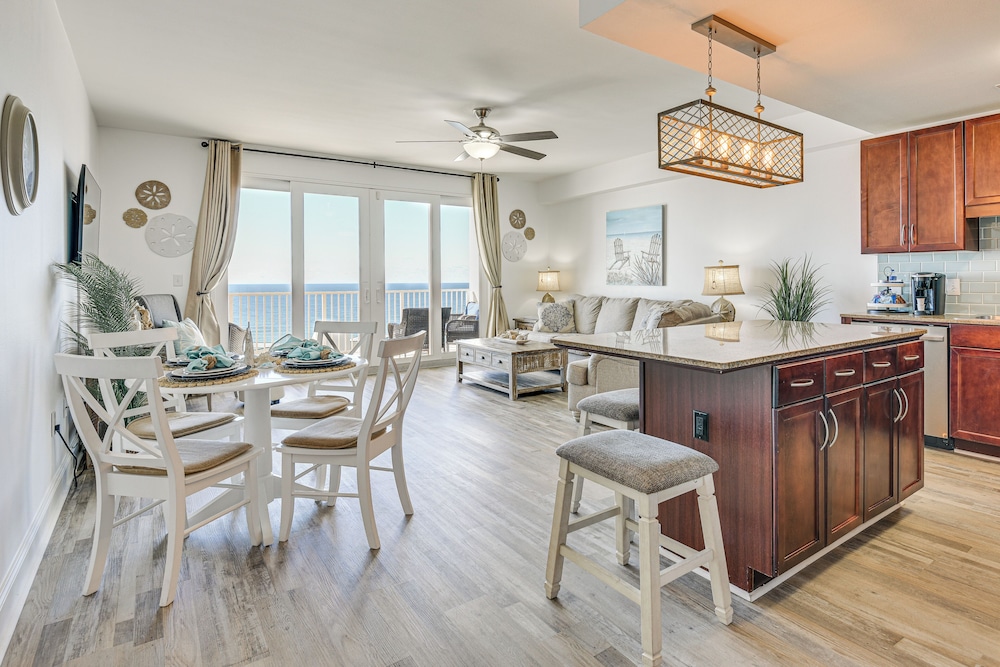 'ocean Oasis': PCB Condo w Balcony & Beach Views — 4-Star Luxury Hotel in Panama City Beach, United States