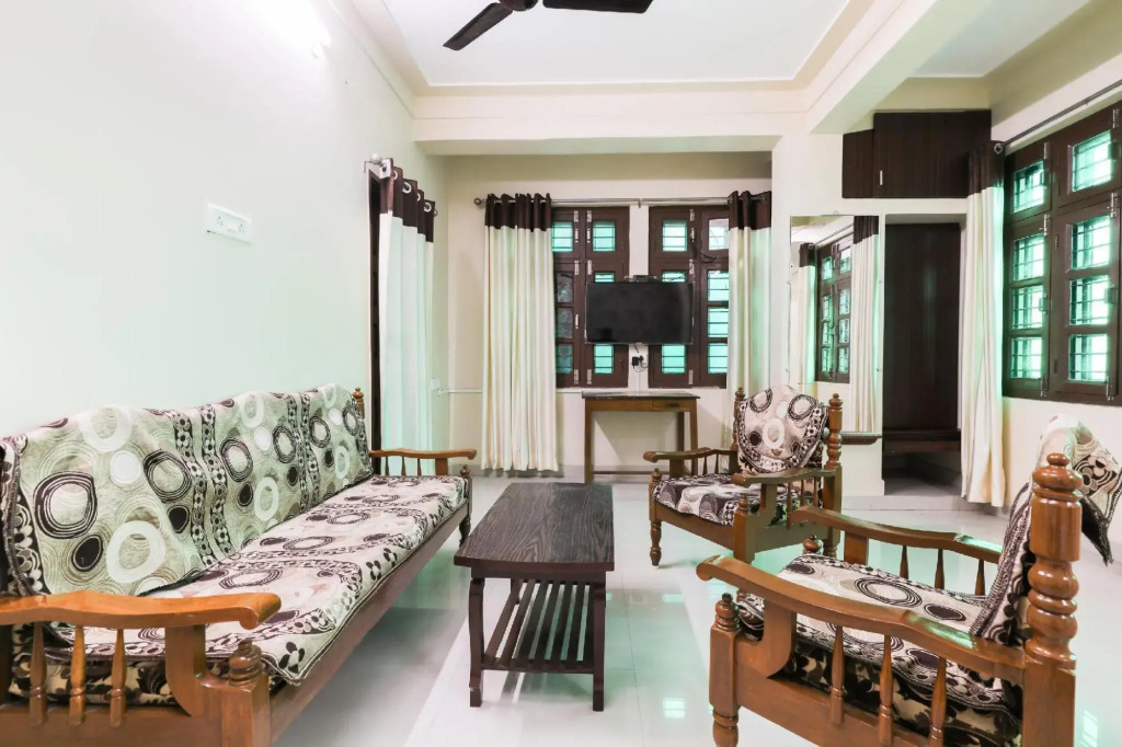 OYO 46078 Hotel Girnar — Itarsi — photo 2