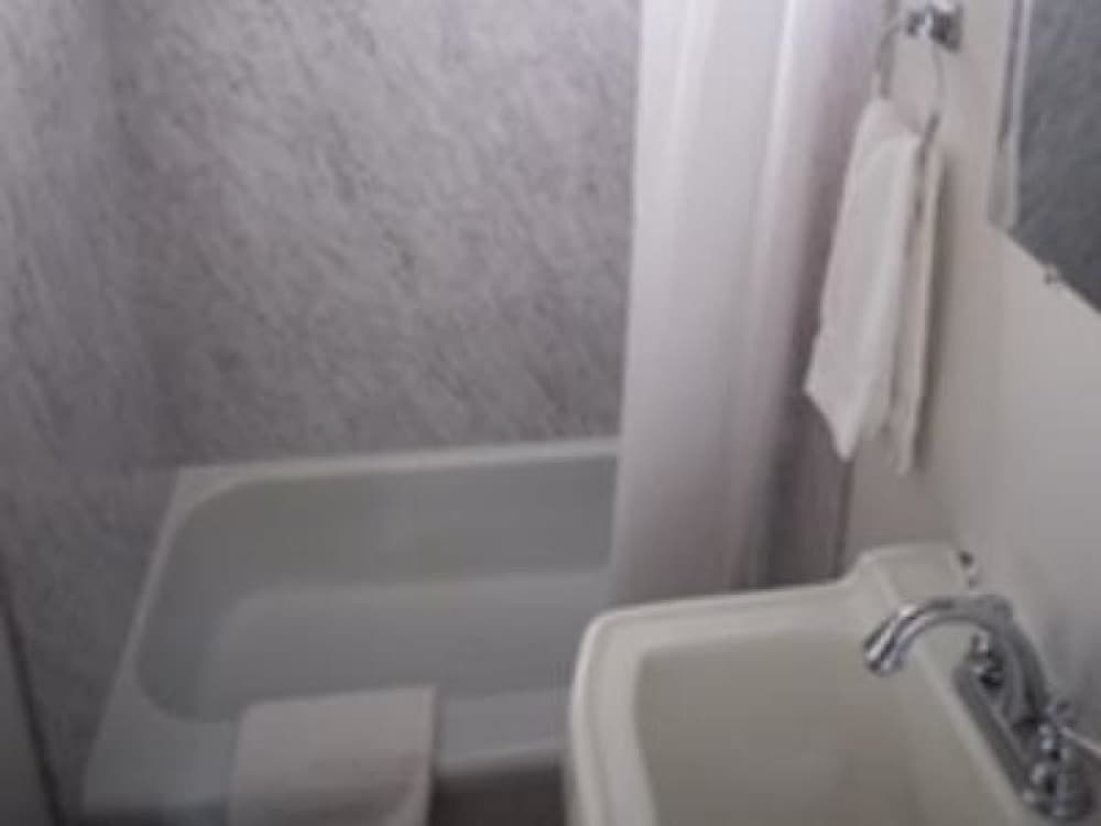 Three Lakes Motel - photo 23