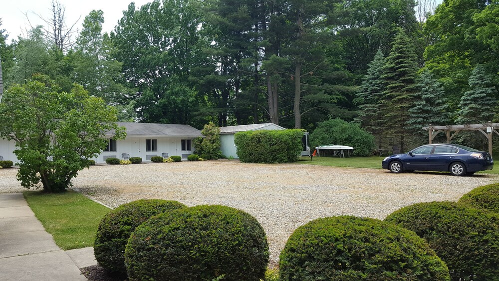 Captain's Quarters Motel - photo 49